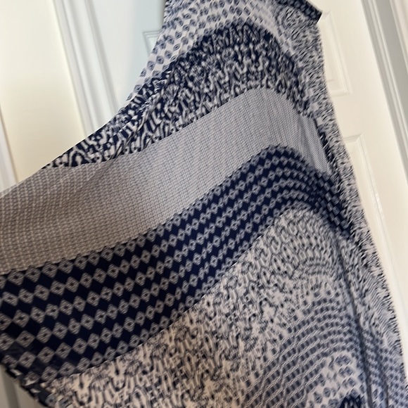 Chico’s - Full lining, maxi flowy and elegant skirt. Can fit 14to 18 - Picture 10 of 10